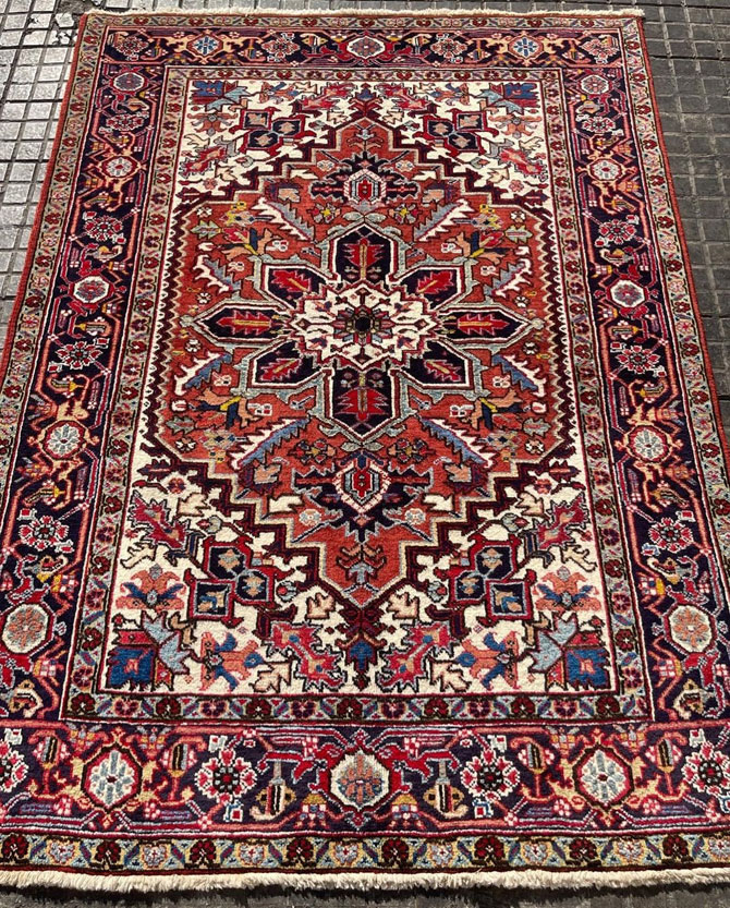 heriz persian rug provided by hadi maktabi gallery