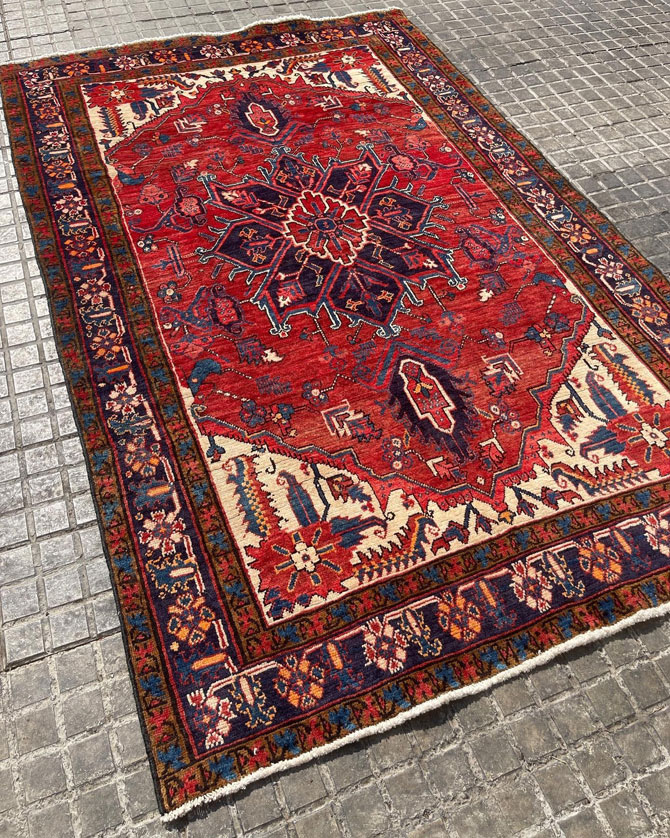 heriz persian rug provided by hadi maktabi gallery