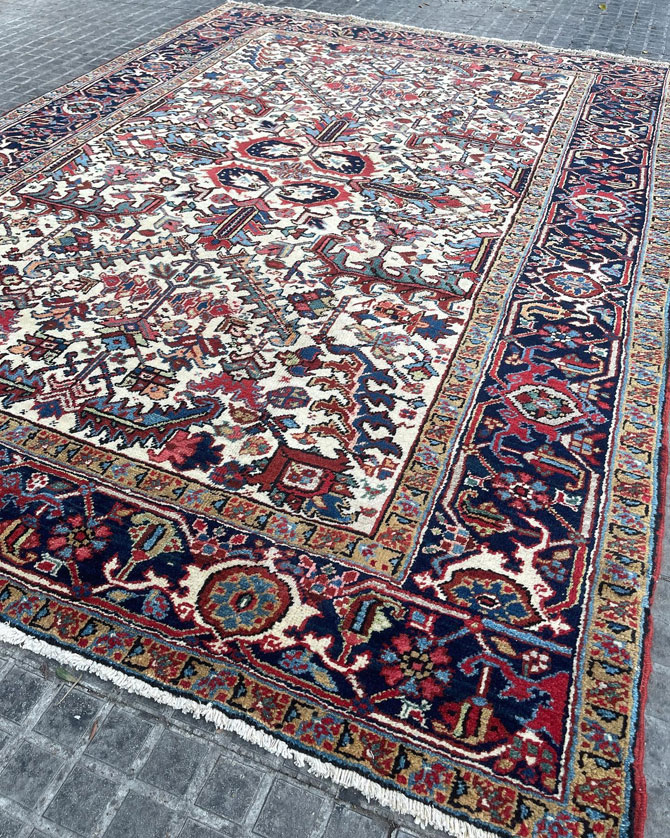 heriz persian rug provided by hadi maktabi gallery