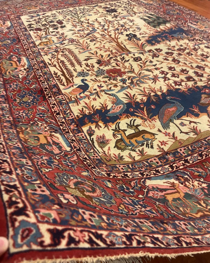 isfahan persian rug provided by hadi maktabi gallery