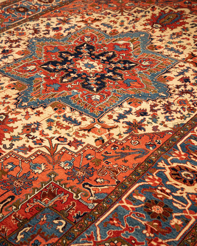 فرش دستباف عرضه شده توسط فرش دستباف حیدریان