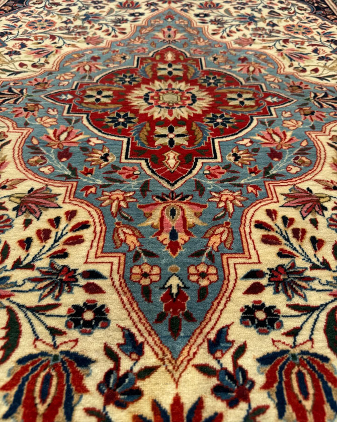 kashan persian rug provided by hadi maktabi gallery