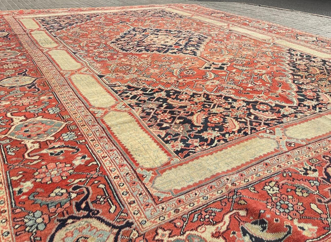 heriz persian rug provided by hadi maktabi gallery