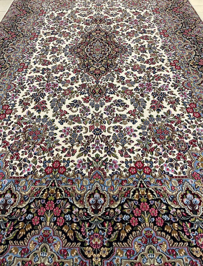 kerman persian rug provided by heravi carpet