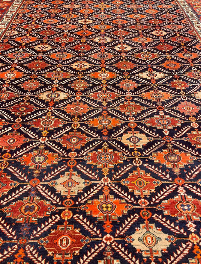 malayer persian rug provided by hadi maktabi gallery