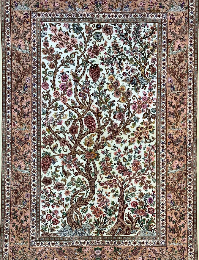 isfahan persian rug provided by hadi maktabi gallery